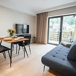 Invest Centrum Park 14 * Шклярска-Поремба